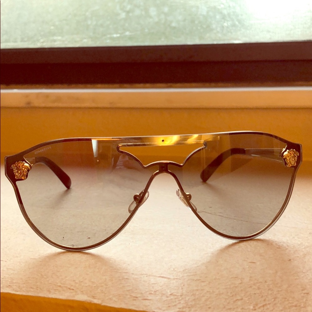 Versace Medusa men’s sunglasses!! Brand new